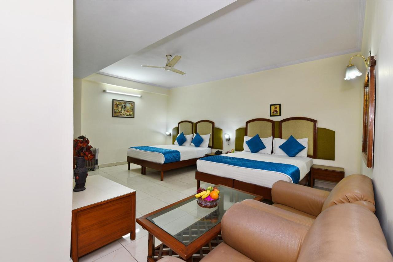 Hotel Southindian Heritage New Delhi Exteriör bild